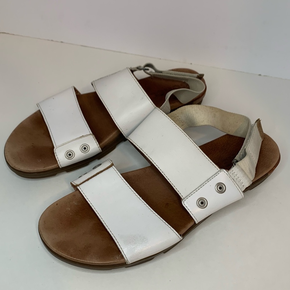 3/$25 Sorel Women Sandal size 10 Torpeda white Leather Flat Slingback Shoe snap